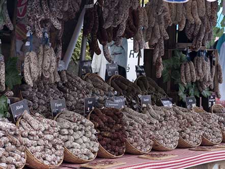 Breton charcuterie on a market in Pénestin