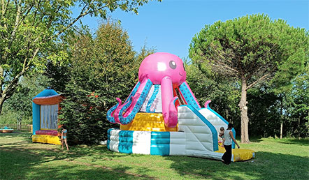 Jeux de plein air au camping à Pénestin